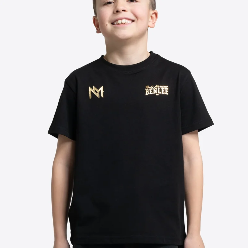Schwarzes Kinder T-Shirt von BENLEE mit goldfarbenem Logo-Print auf der Brust und Rundhalsausschnitt, PERU Design mit klaren Akzenten.